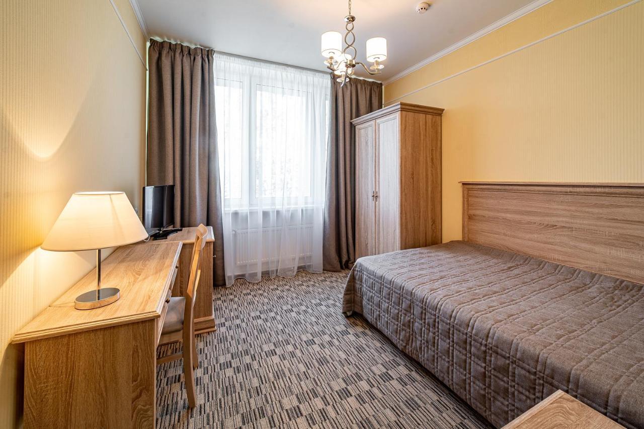 Dubna 1 Hotel Екстериор снимка